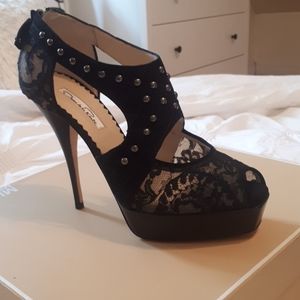 Oscar de la Renta Studded heels